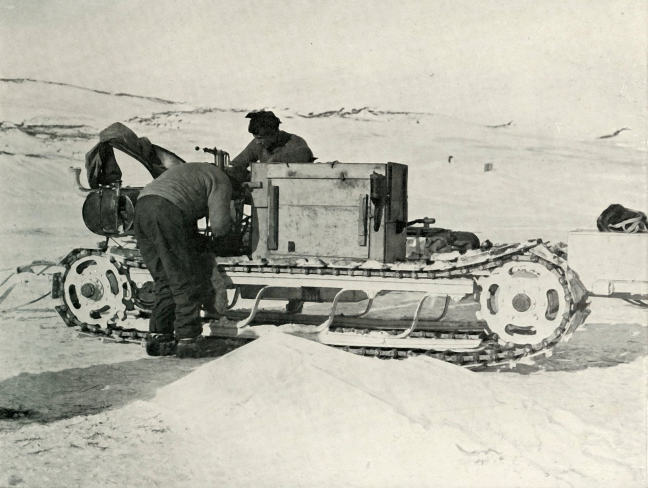 Einer der Motorschlitten, 1911, 1913 von Herbert Ponting