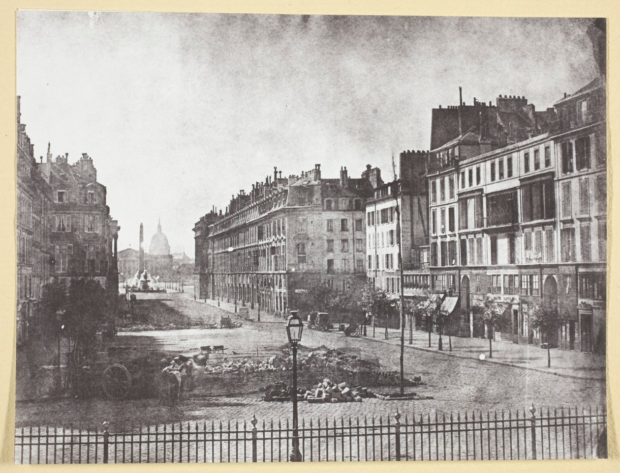 Rue Royale und Überreste der Barrikaden von 1848 von Hippolyte Bayard