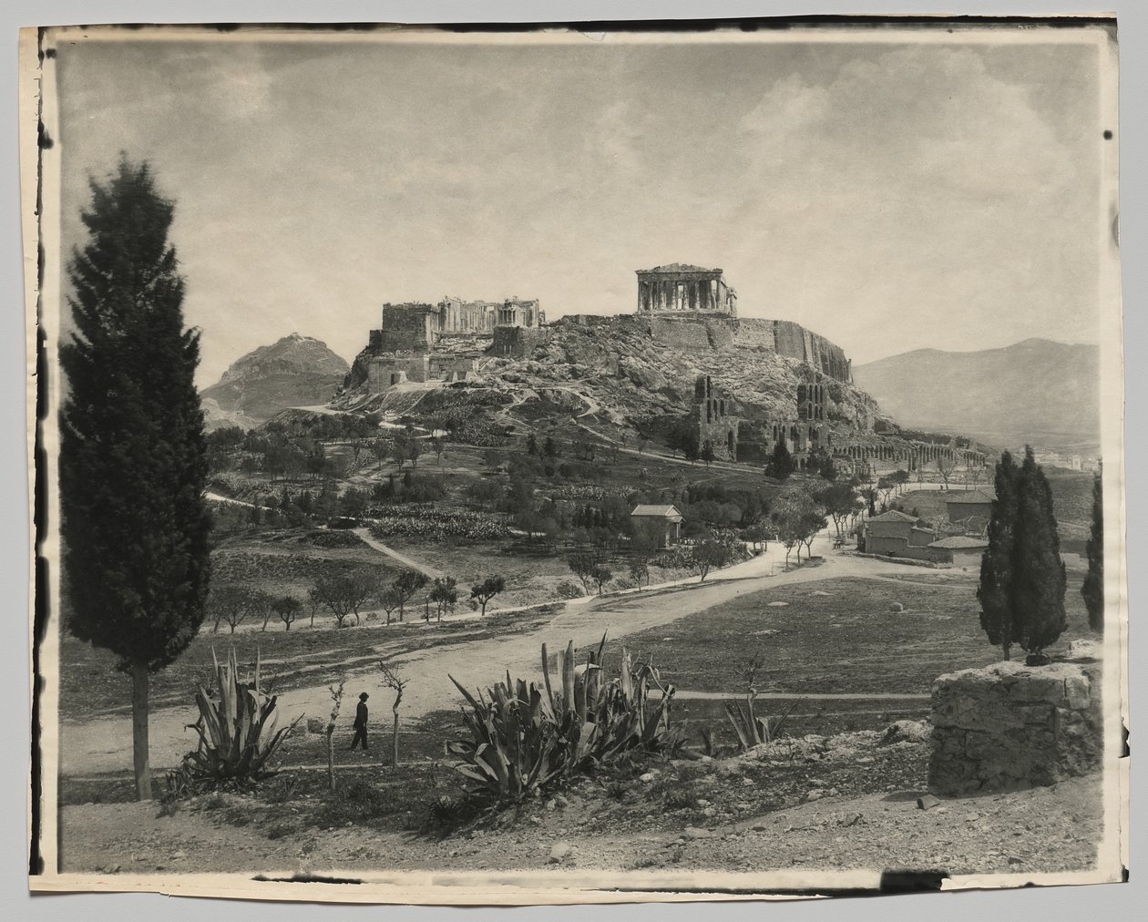 Blick auf die Akropolis (gehender Mann im Vordergrund) von Hippolyte Petitjean