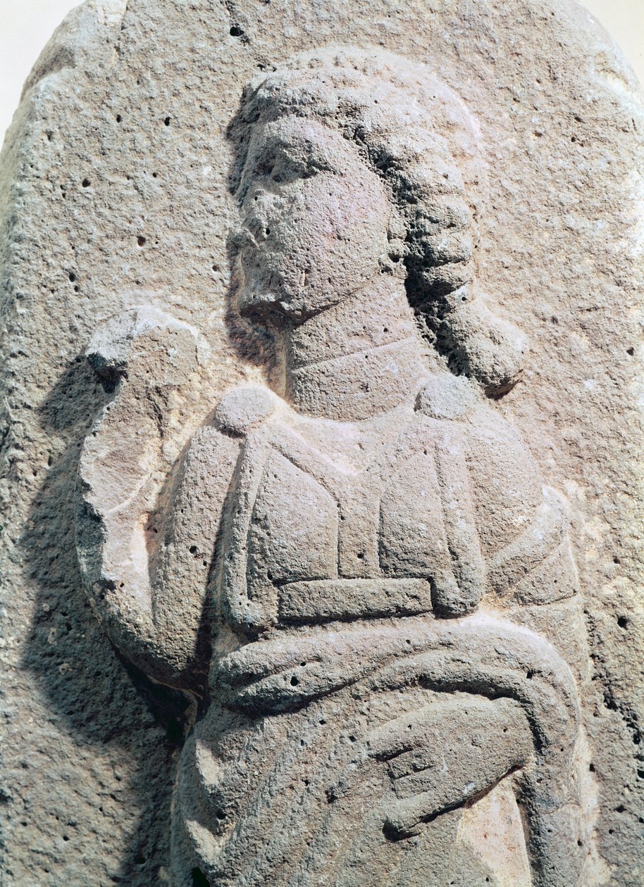 Relief, das eine hethitische Frau in traditioneller Kleidung darstellt, aus Syrien, ca. 1300-1200 v. Chr. von Hittite