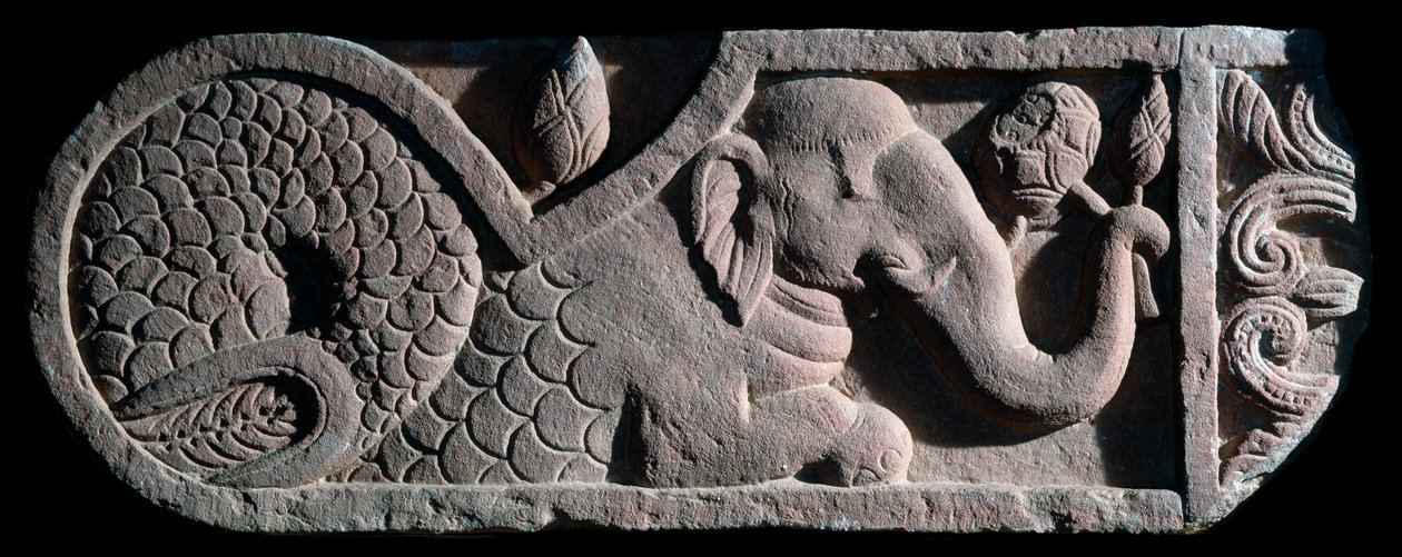Fischschwanz-Elefant (Steinskulptur) von Indian School