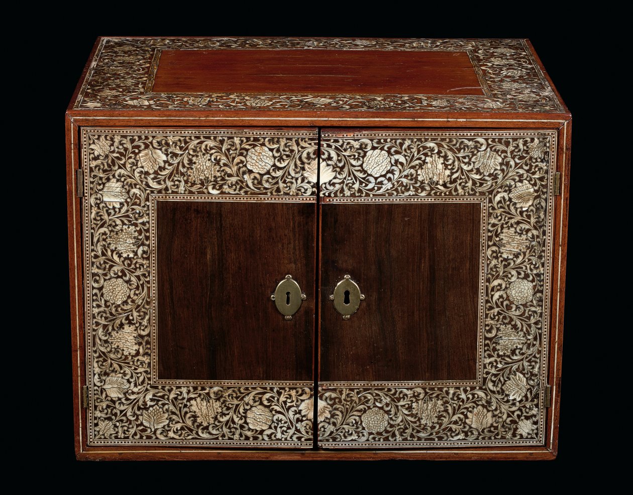 Mughal-Schrank, Gujarat oder Sindh, Westindien von Indian School