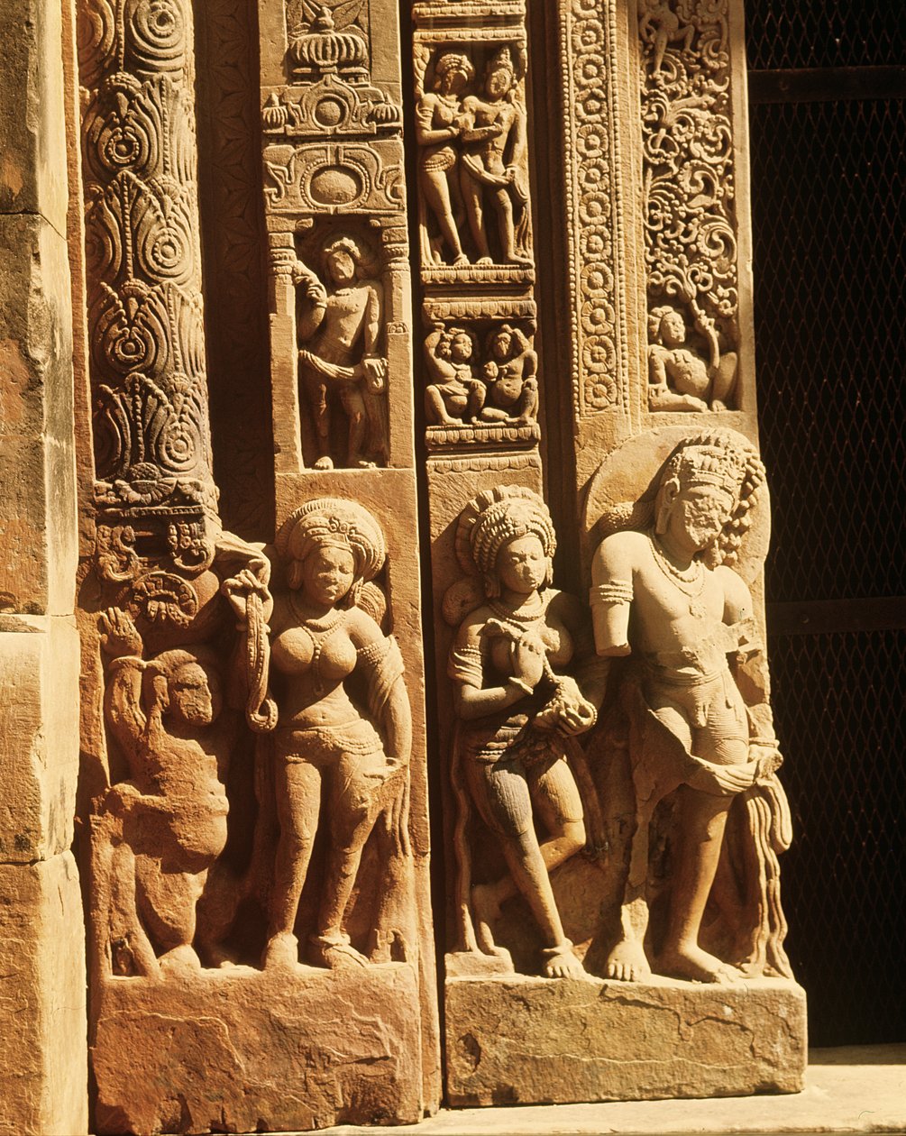 Relief vom Eingang des Tempels des Vishnu, ca. 500 n. Chr. von Indian School
