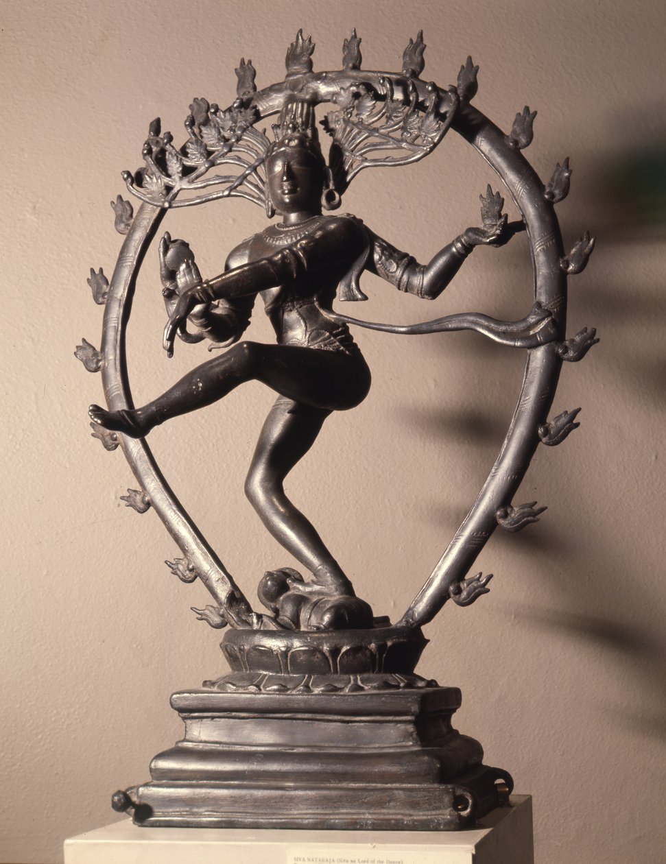 Shiva Nataraja als Herr des Tanzes, um 846 von Indian School