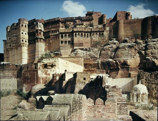 Blick auf das Mehrangarh-Fort, erbaut 1459 von Indian School