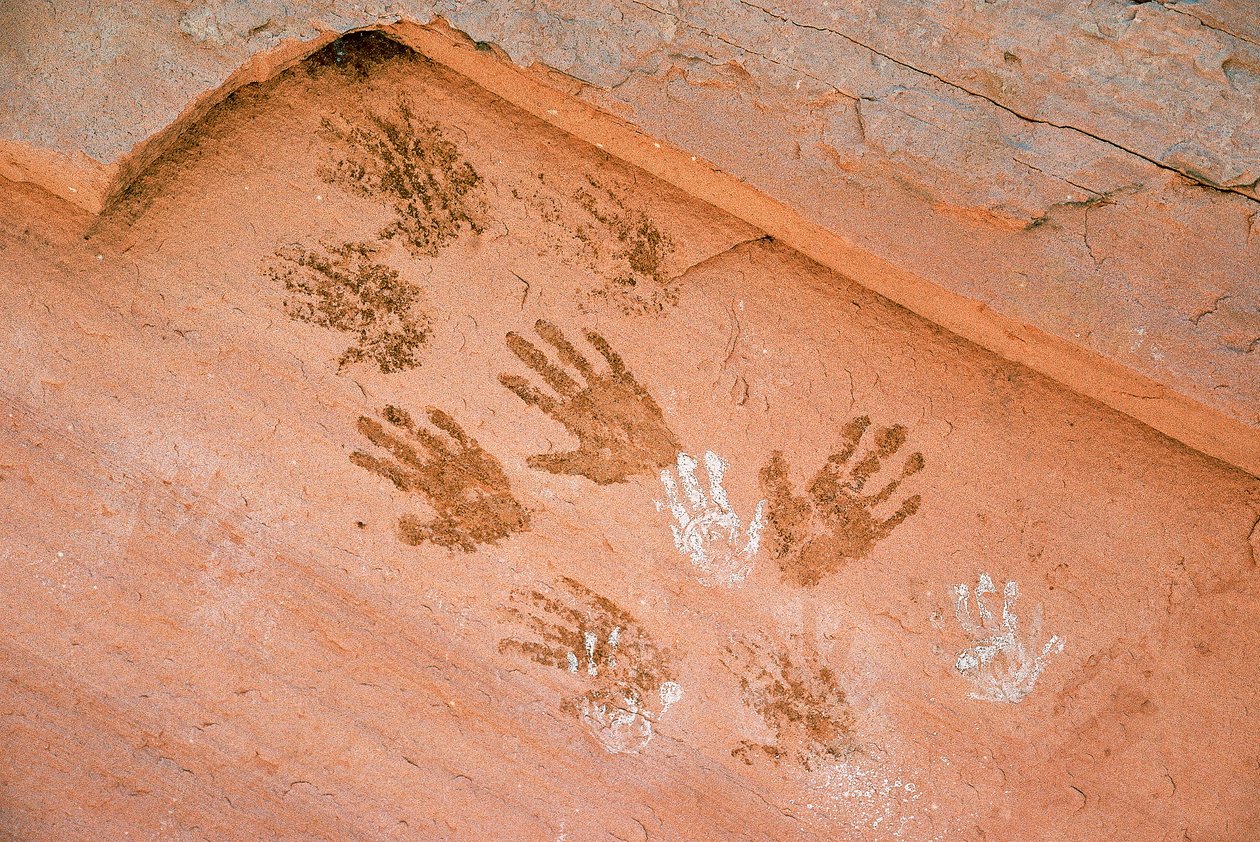 Anasazi-Handabdruck, antike Felskunst gefunden in Grand Gulch, Utah von Ira Block