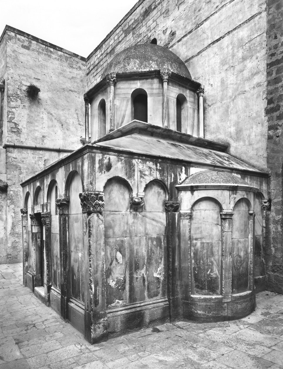 Mausoleum von Bohemund I. von Hauteville von Italian School