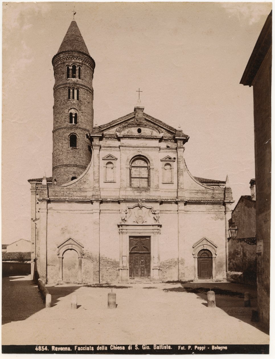 Kirche des Heiligen Johannes des Täufers, Ravenna, Emilia-Romagna, Italien, Fotografie von Pietro Poppi, Bologna, ca. 1900 von Italian Photographer