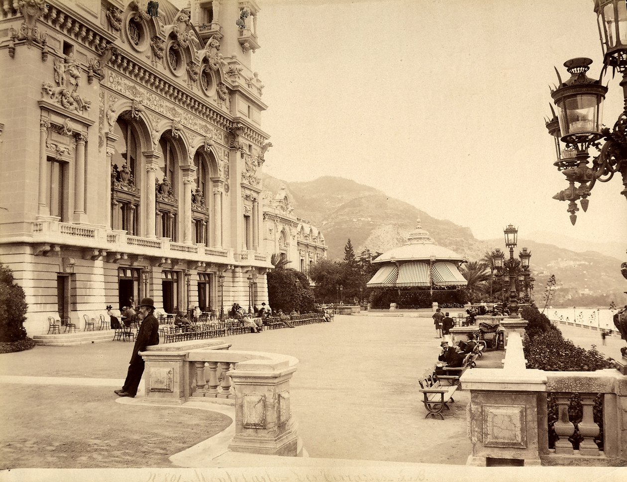 Die Uferterrasse in der Nähe des Casinos von Montecarlo, in Monaco von Italian Photographer
