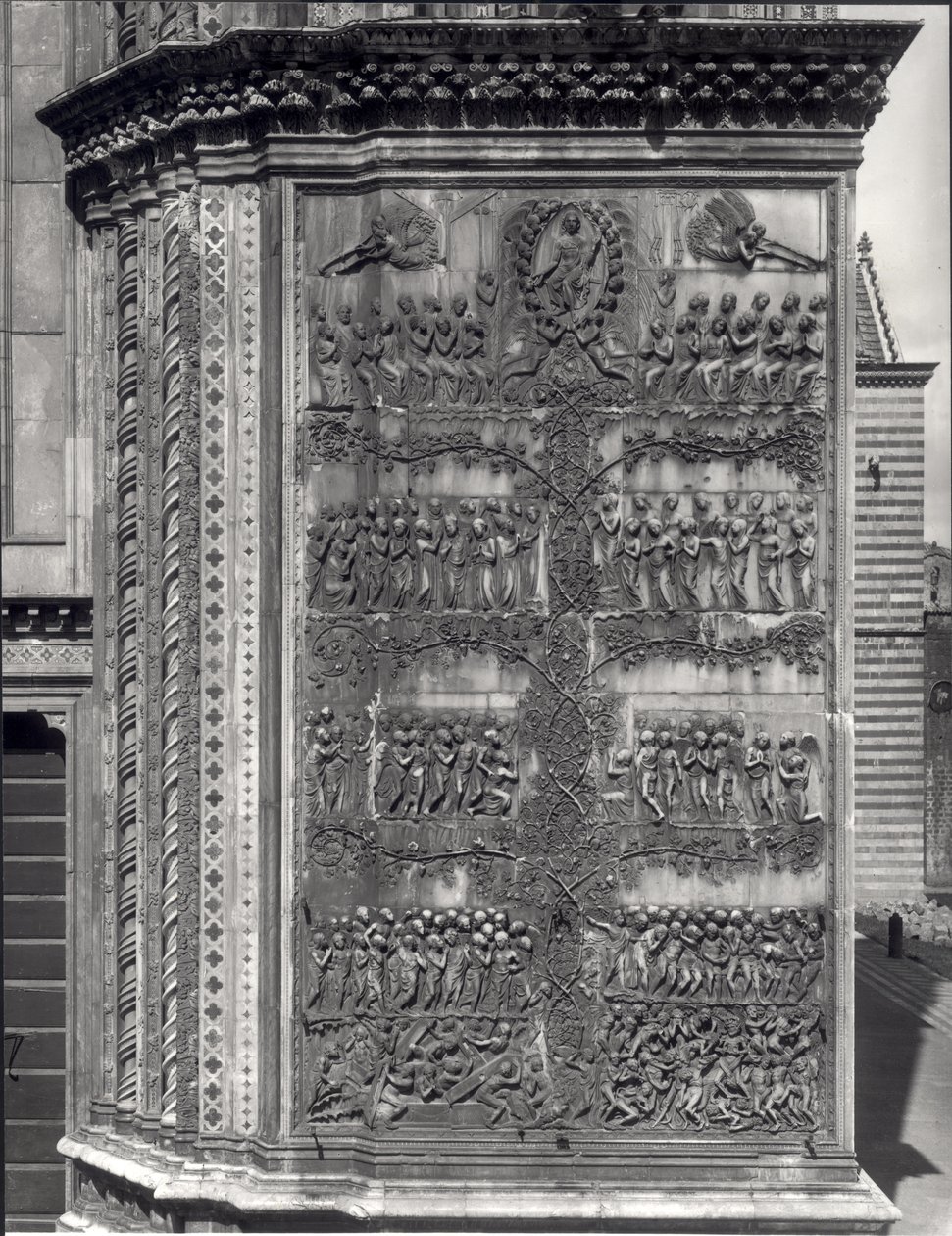 Szenen aus dem Neuen Testament, Reliefplatte von der Fassade von Italian School Italian School