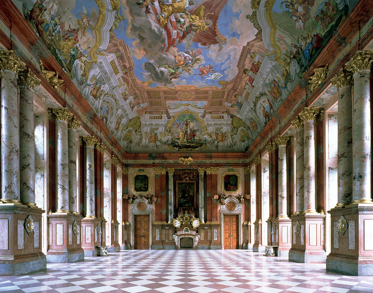 Der Marmorsaal in der Abteikirche von St. Florian von Jakob Prandtauer