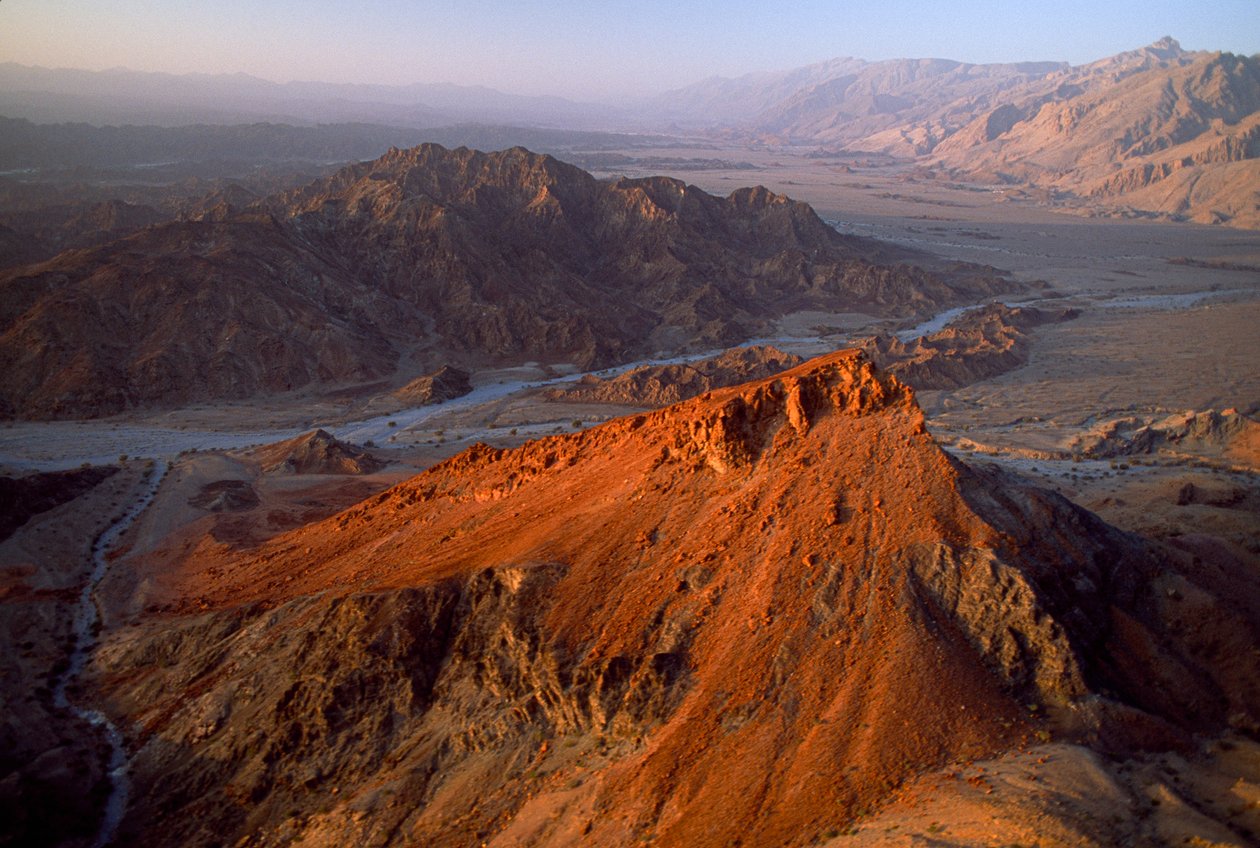 Al Jabal al Akhdar Gebiet, Nakhl bis Jabal ash Sham, Oman. Luftaufnahme. OMAN, ARABISCHE HALBINSEL. von James L Stanfield
