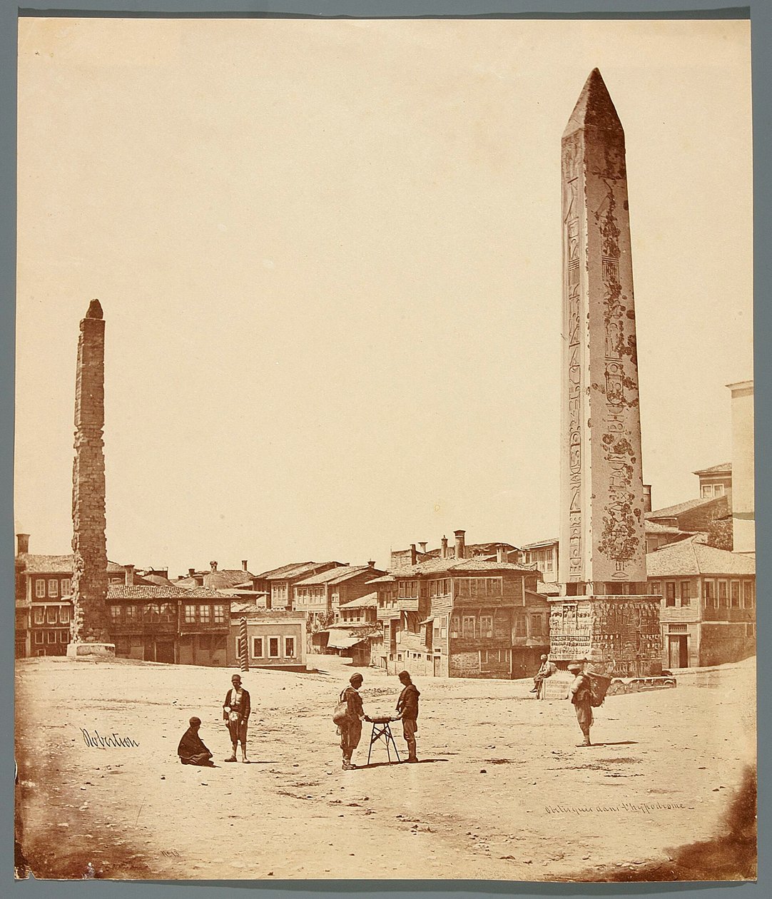 Obelisken im Hippodrom [Istanbul. Hippodrom vor der Blauen Moschee mit zwei Obelisken - im Vordergrund der Obelisk des Theodosius] von James Robertson
