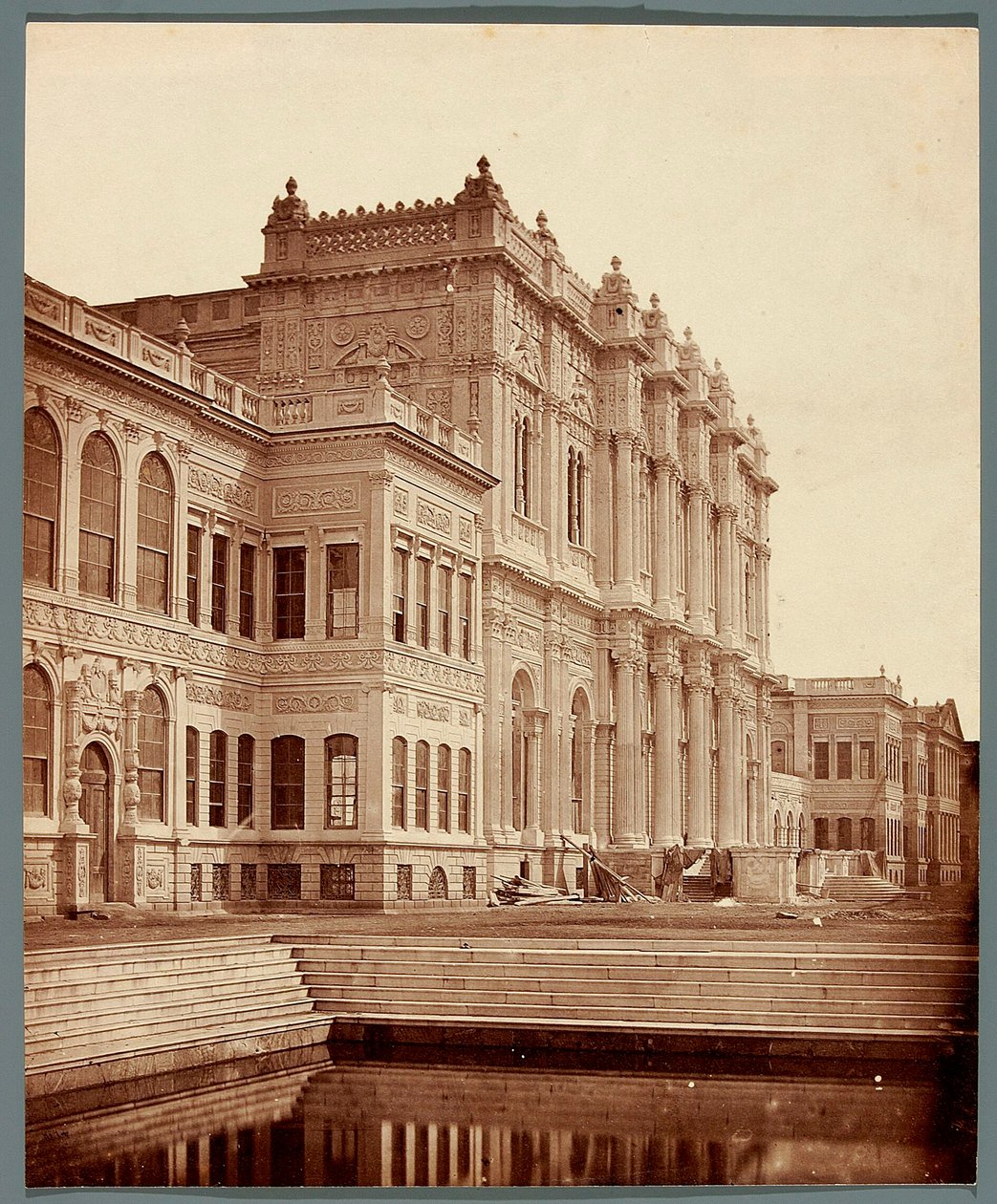 Istanbul. Dolmabahçe-Palast [Dolmabahçe Sarayı] von James Robertson