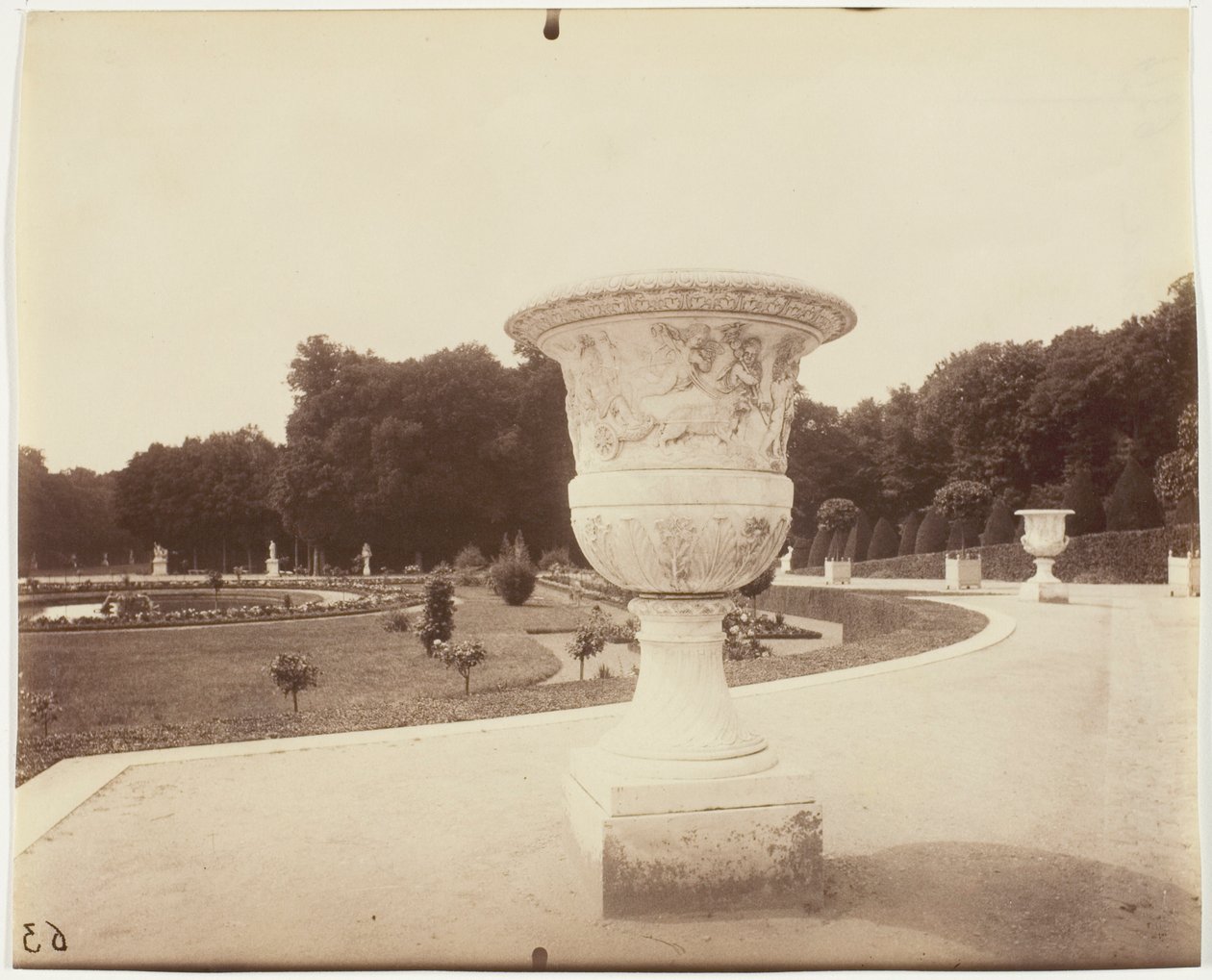 Versailles, Vase von Cornu von Jean Eugène Auguste Atget