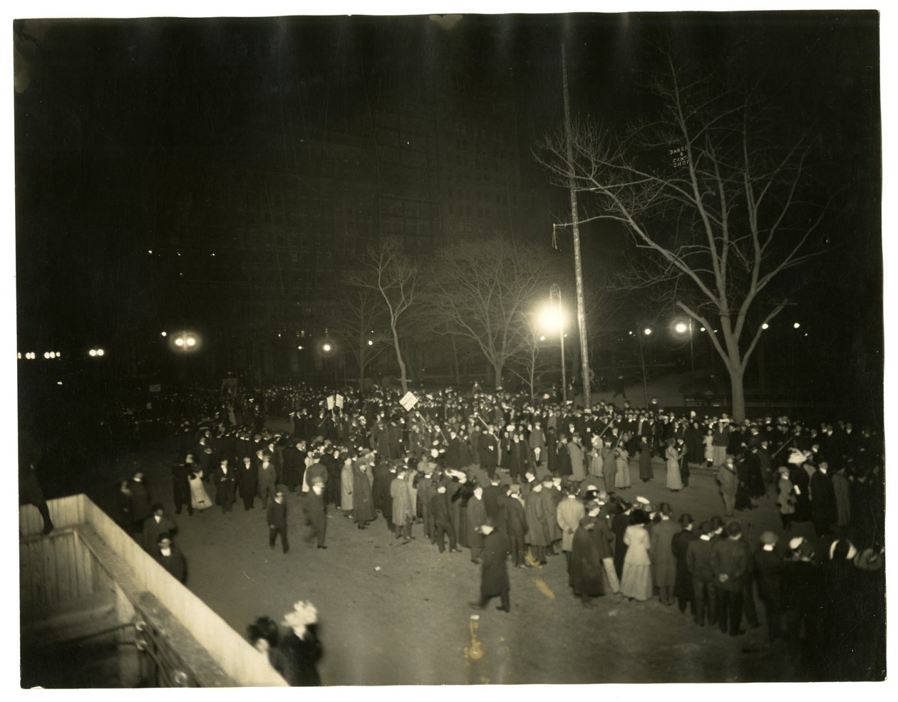 Suffrage Parade, Greenwich Village, New York, USA von Jessie Tarbox Beals
