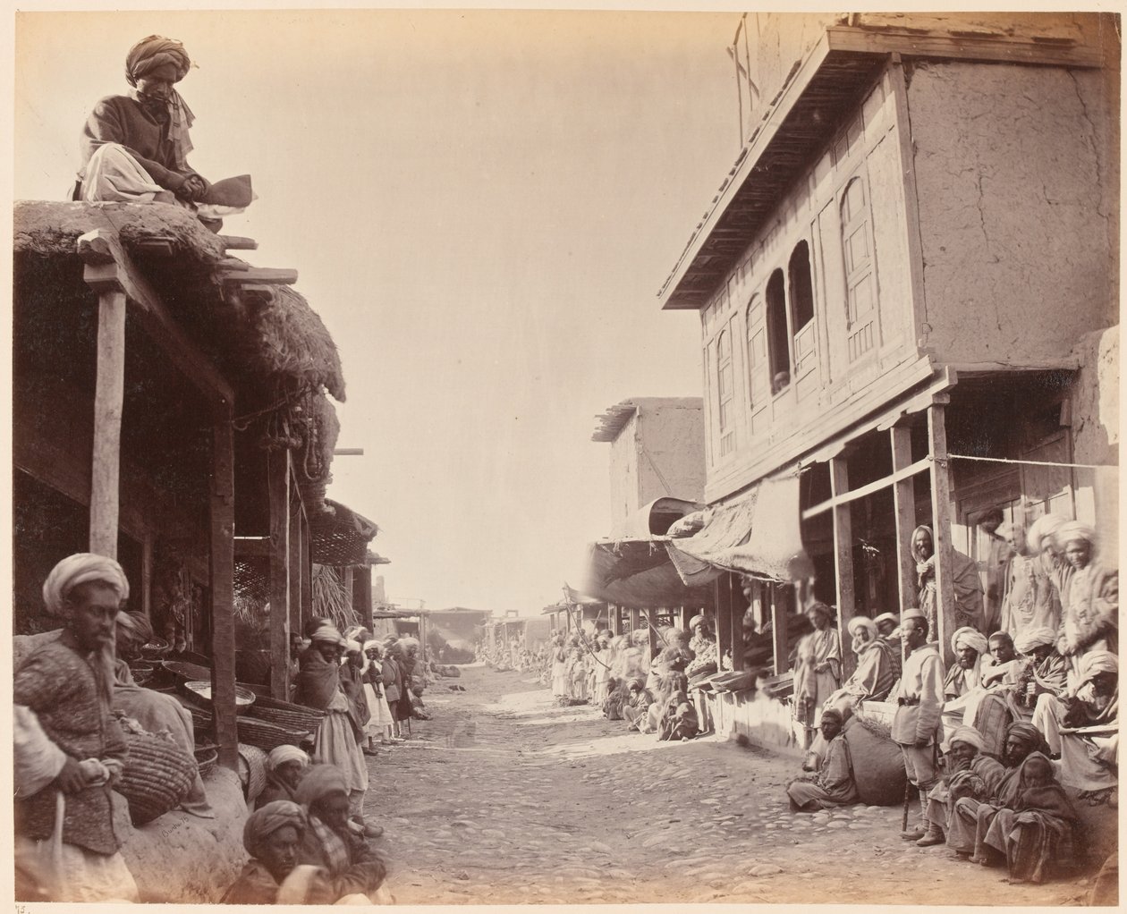 Straßenszene, Jalalabad 1879 von John Burke