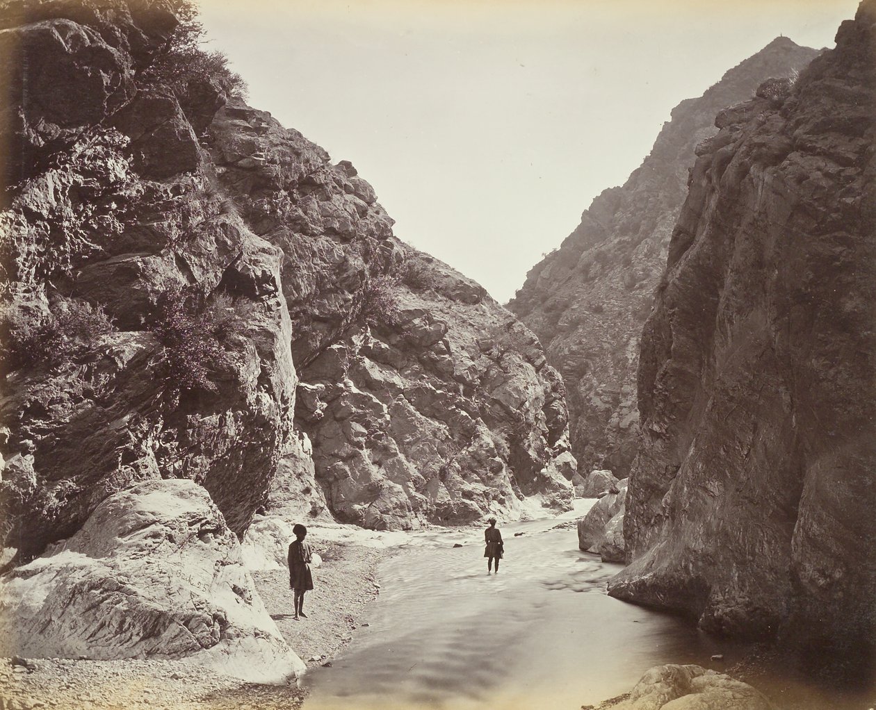 Das Ende der Schlucht, Blick zurück auf Ali Masjid von John Burke