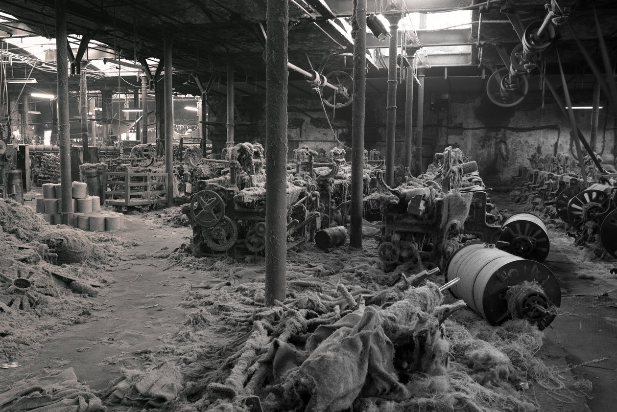 Jutefabrik, Kolkata, Indien, 2017 von Jon Nicholson