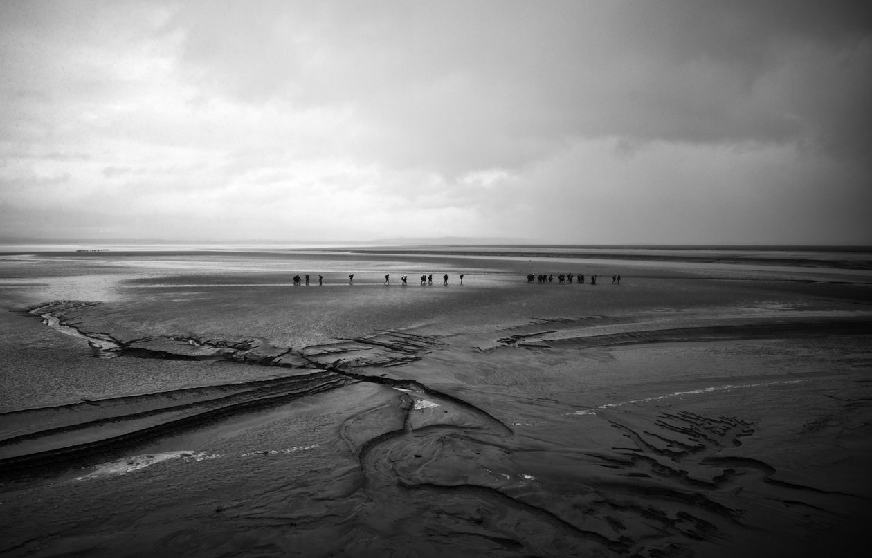 Auf dem Weg nach Mont St Michel, 2022 von Jon Nicholson