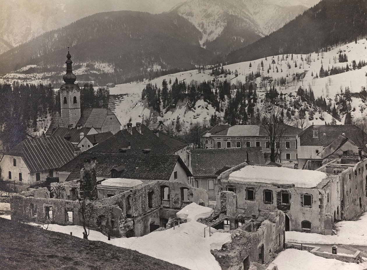 Album "Meine weltkriegs - Erinnerungen Südwestfront (Kärnten, Italien, Südtirol) 31/03/1915-12/11/1918 - Josef Zohles Wien": Trümmer in Tarvisio von Josef Zohles