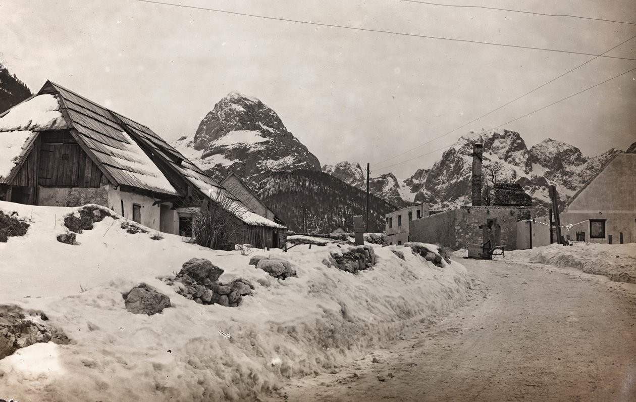 Album "Meine Weltkriegs-Erinnerungen Südwestfront (Kärnten, Italien, Südtirol) 31/03/1915-12/11/1918 - Josef Zohles Wien": Blick auf Cave del Predil von Josef Zohles