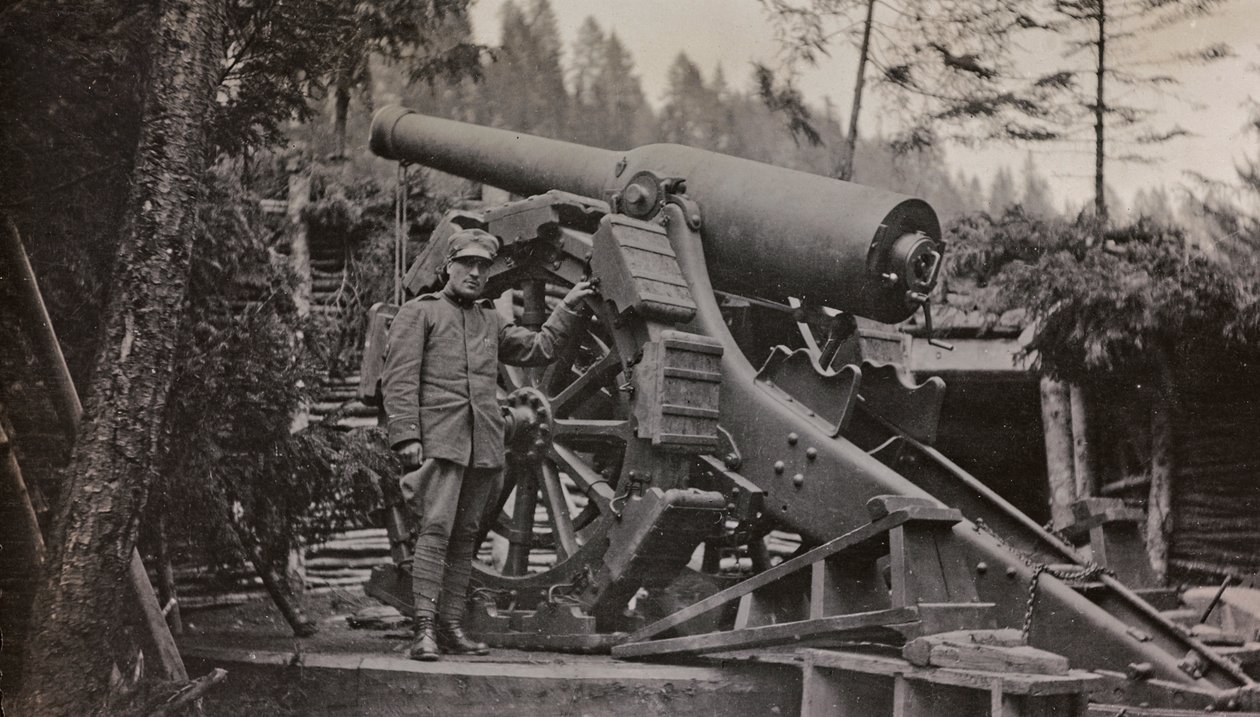 Album "Meine weltkriegs - Erinnerungen Südwestfront (Kärnten, Italien, Südtirol) 31/03/1915-12/11/1918 - Josef Zohles Wien": Soldat mit Gewehr von Josef Zohles