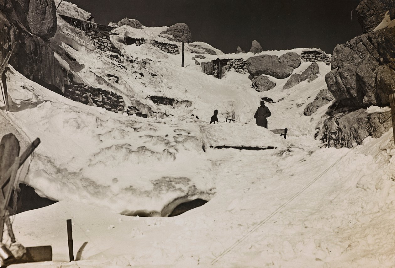 Album "Meine weltkriegs - Erinnerungen Südwestfront (Kärnten, Italien, Südtirol) 31/03/1915-12/11/1918 - Josef Zohles Wien": Soldaten im Schnee von Josef Zohles