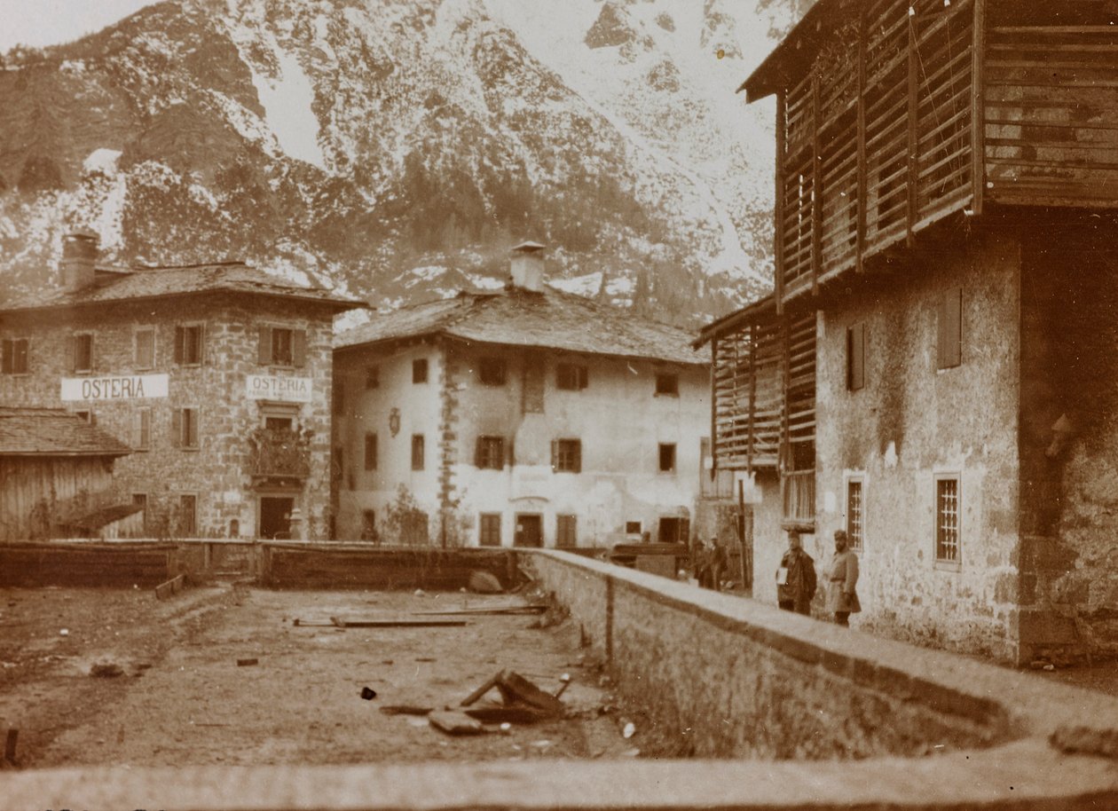 Album "Meine weltkriegs - Erinnerungen Südwestfront (Kärnten, Italien, Südtirol) 31/03/1915-12/11/1918 - Josef Zohles Wien": Blick auf Chiusaforte von Josef Zohles