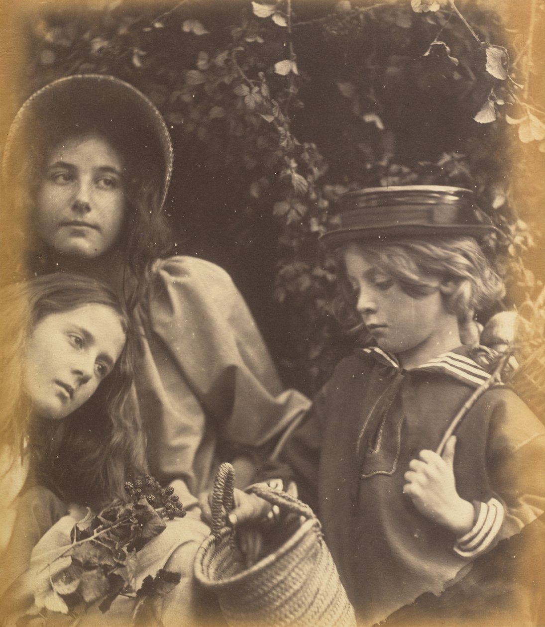 Elizabeth Keown, Kate Keown und Freddy Gould, ca. 1866-1868 von Julia Margaret Cameron