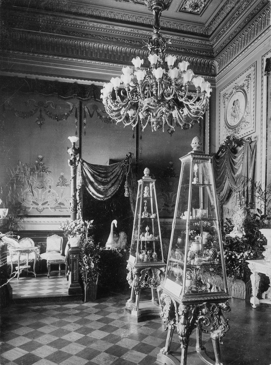 Die Ausstellung des Hauses Fabergé, 1902 von Karl Karlovich Bulla