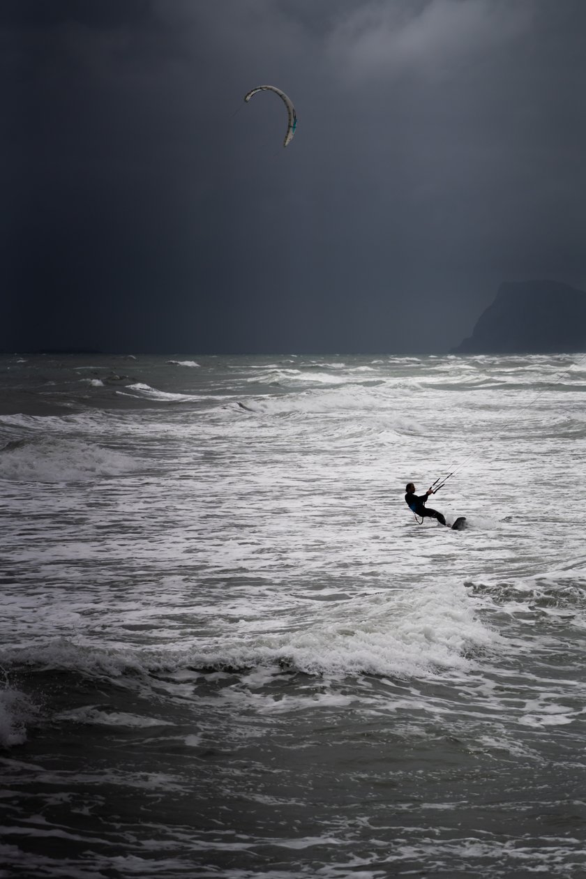 Silbersurfen, 2021 von Katha Wood