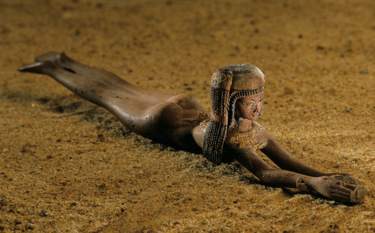 Salbenlöffel; Regierungszeit von Amenhotep III.; Holz; Gold, 2009 (Foto) von Kenneth Garrett