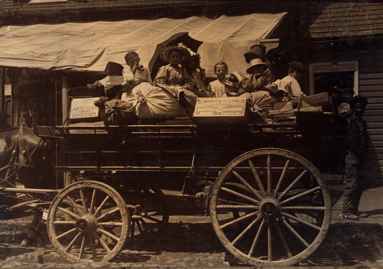 Kinderarbeiter in einem Wagen in Fell