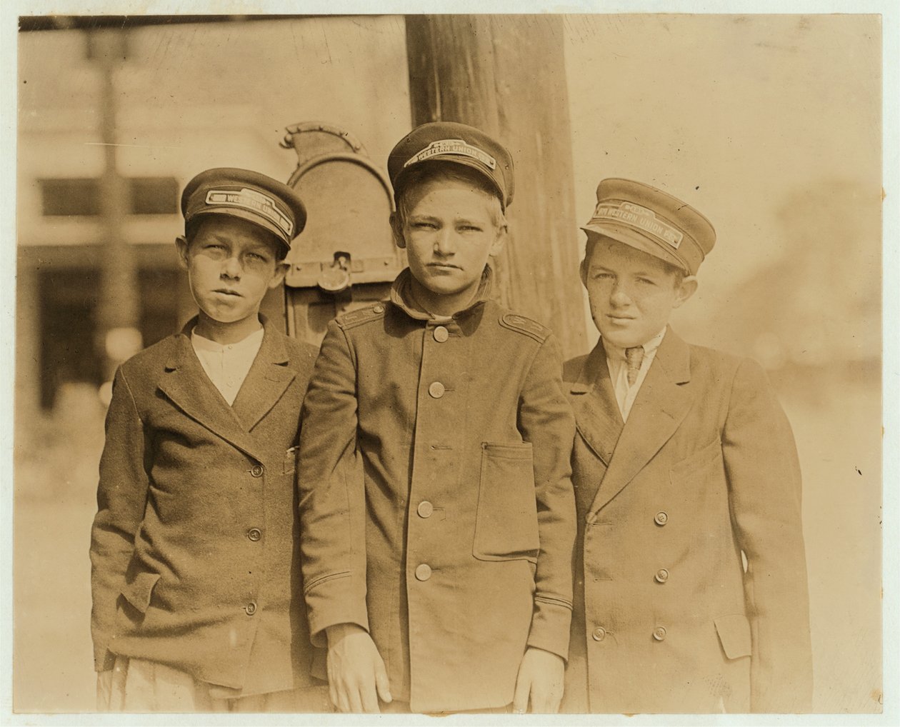 Botenjungen in Jacksonville, Florida, 1913 von Lewis Wickes Hine