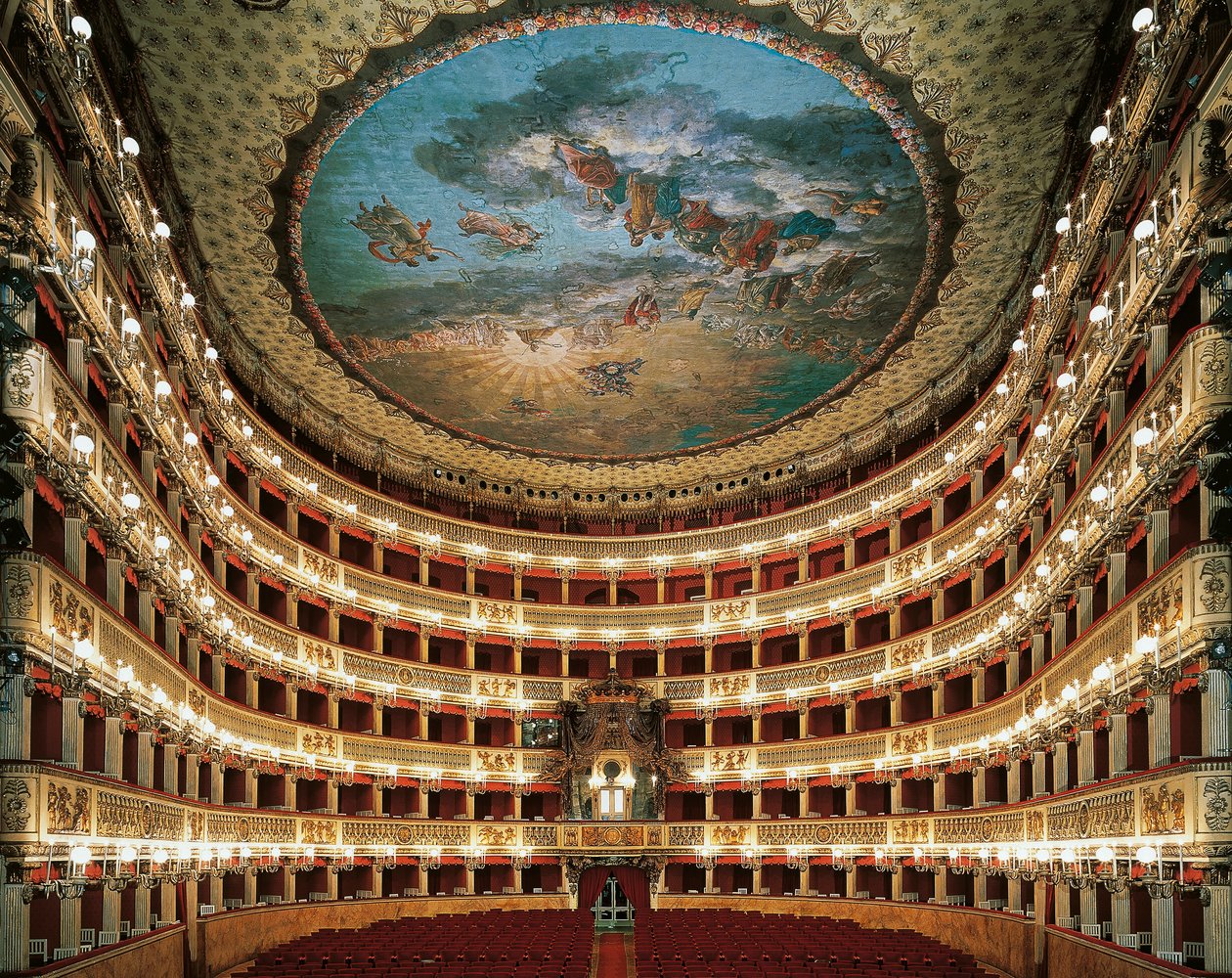 Innenansicht der Bühne des San Carlo Theaters in Neapel von Unbekannt Unbekannt