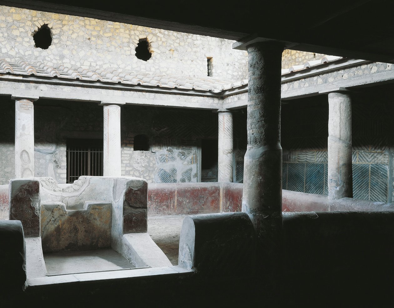 Kleines Innenatrium mit Brunnen zur Gartenbewässerung, Römische Villa Poppaea, Oplonti, Torre Annunziata von Unbekannt Unbekannt
