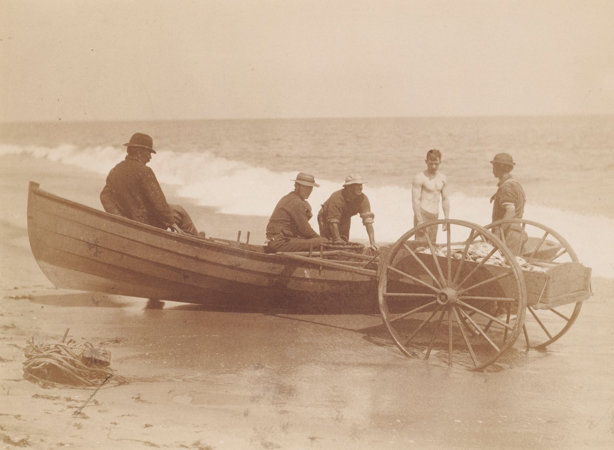 Fischer entladen ein Boot, Sea Bright, New Jersey von Louis Comfort Tiffany
