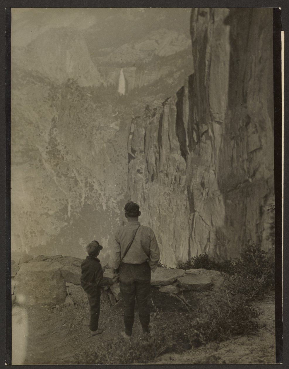 Liberty Cap und Nevada Falls, vom Ledge Trail, Yosemite Nationalpark von Louis Fleckenstein