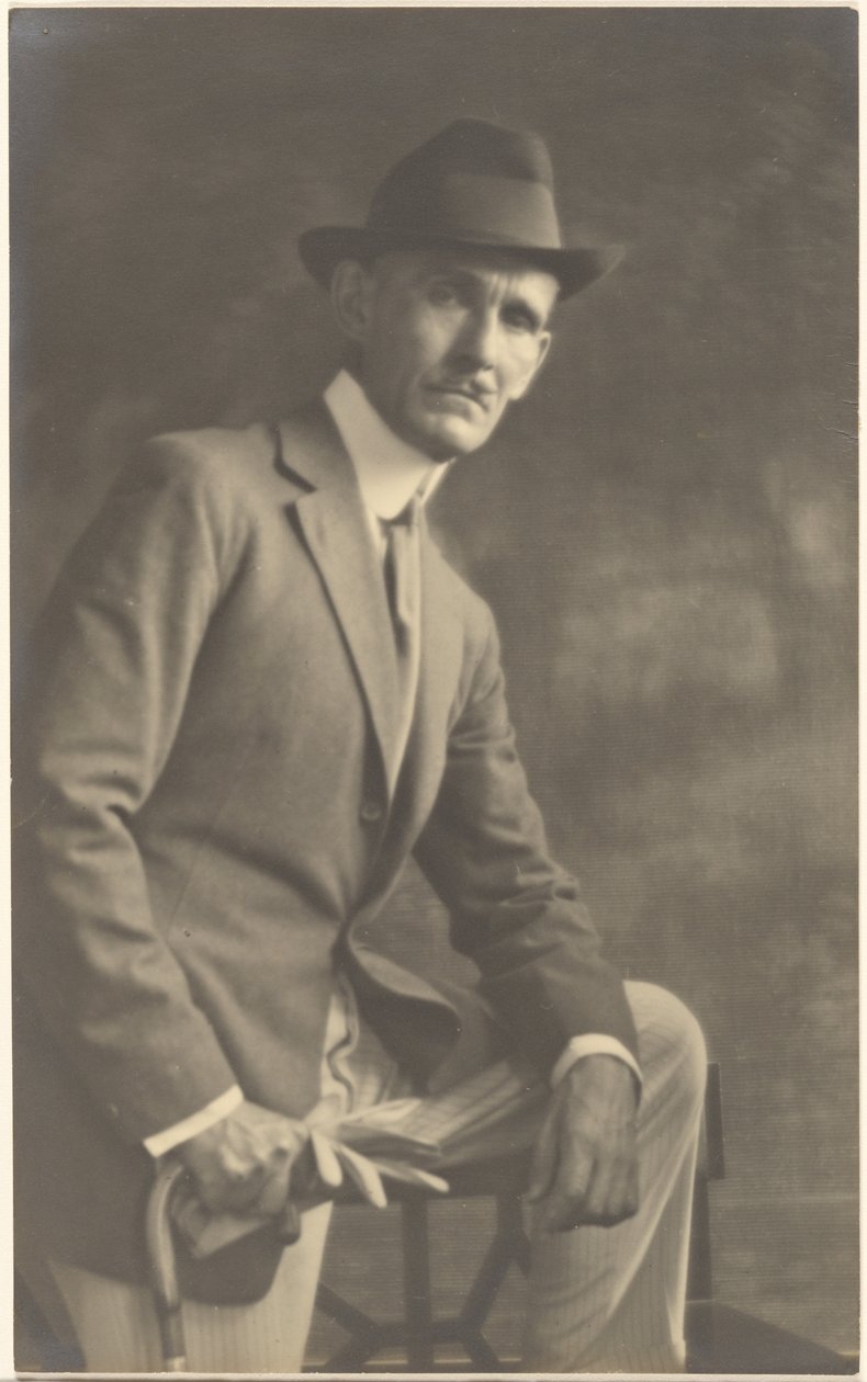 Porträt eines Mannes mit Stock und Handschuhen von Louis Fleckenstein
