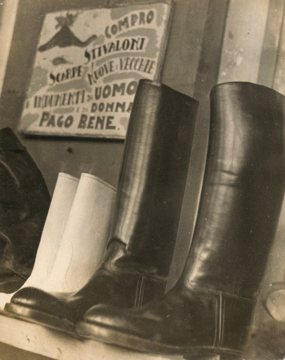 Schuhverkauf und gebrauchte Kleidung von Luigi Leoni