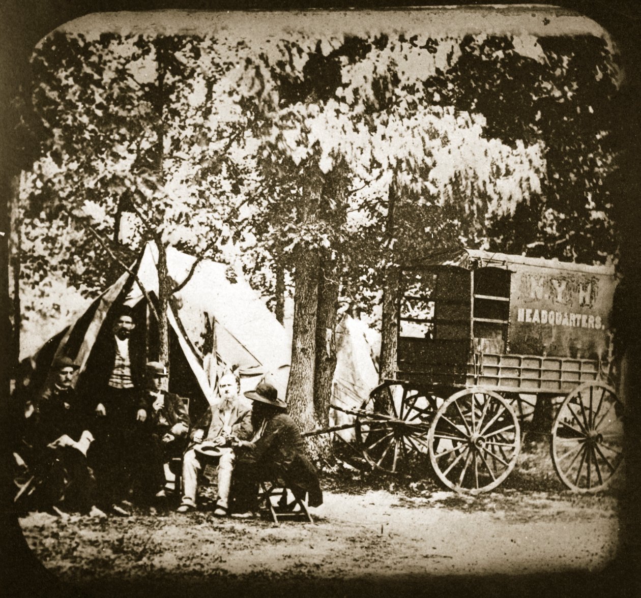 Hauptquartier des New York Herald im Feld bei Culpeper Court House, 1863 von Mathew B. Brady