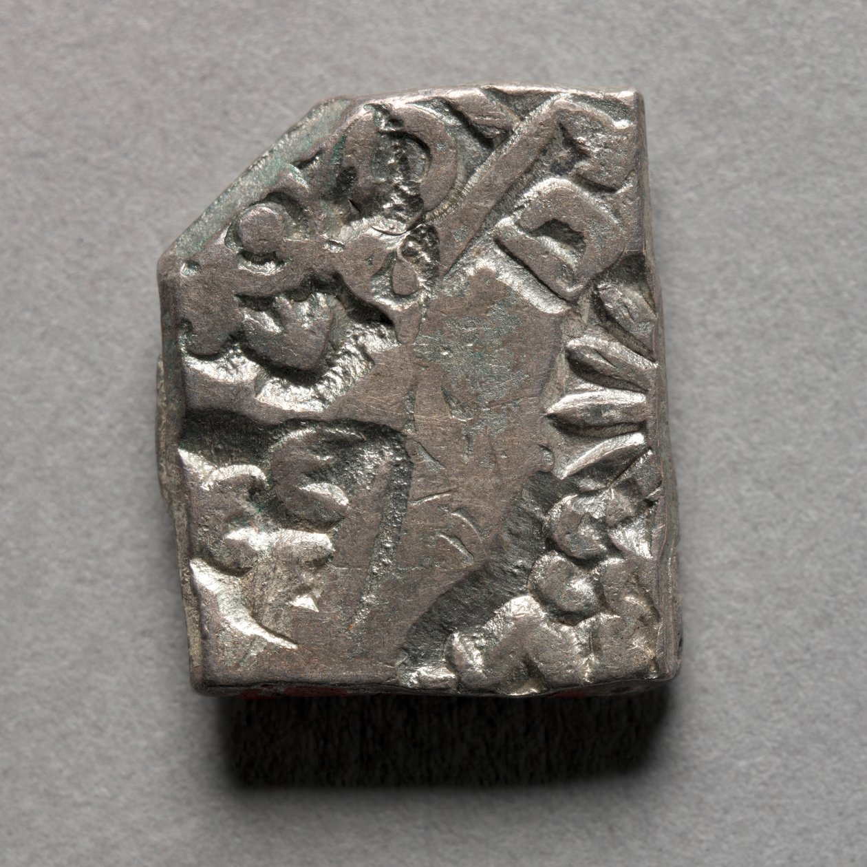 Münze mit Stempelmarke, Maurya-Periode, Rajasthan, Indien 400-300 v. Chr. von Mauryan Mauryan