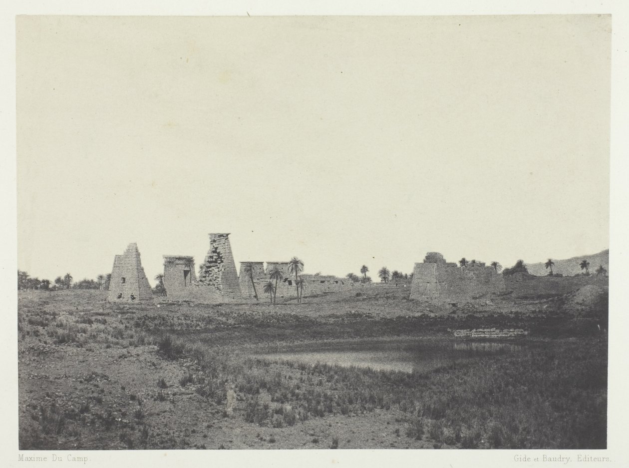 Palais von Karnak, Propyläen des Südens; Theben von Maxime Du Camp
