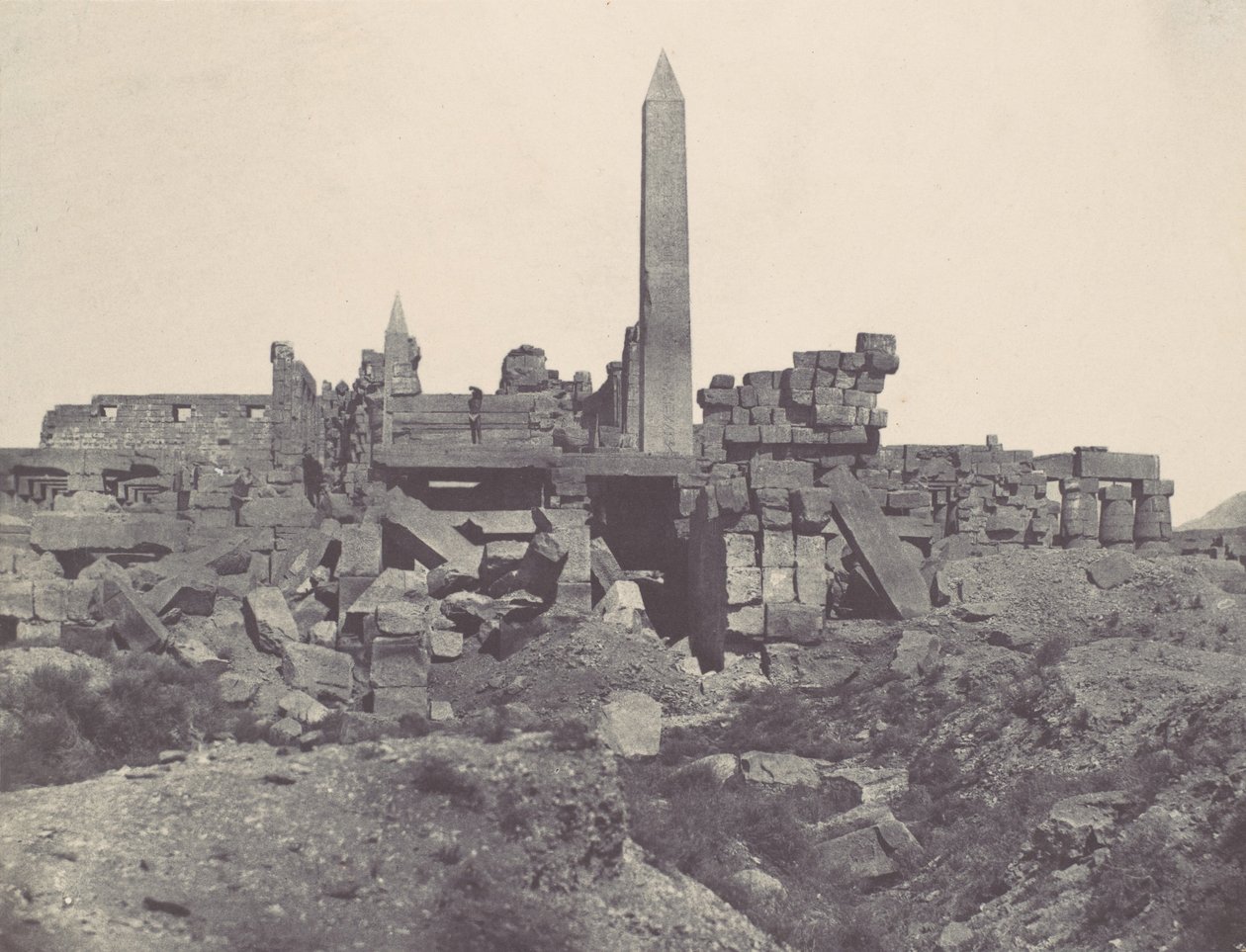 Theben. Palast von Karnak. Granitheiligtum und Hypostylsaal, 1850 von Maxime Du Camp