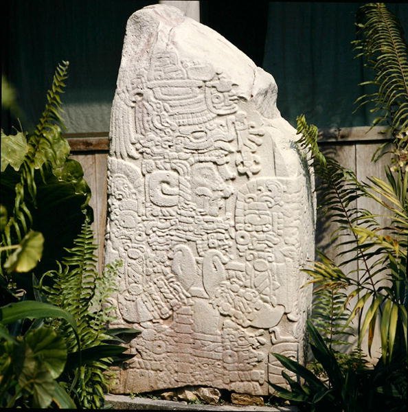 Stele 2 von Tikal, Frühe Klassische Periode (300-600 n. Chr.) von Mayan Mayan