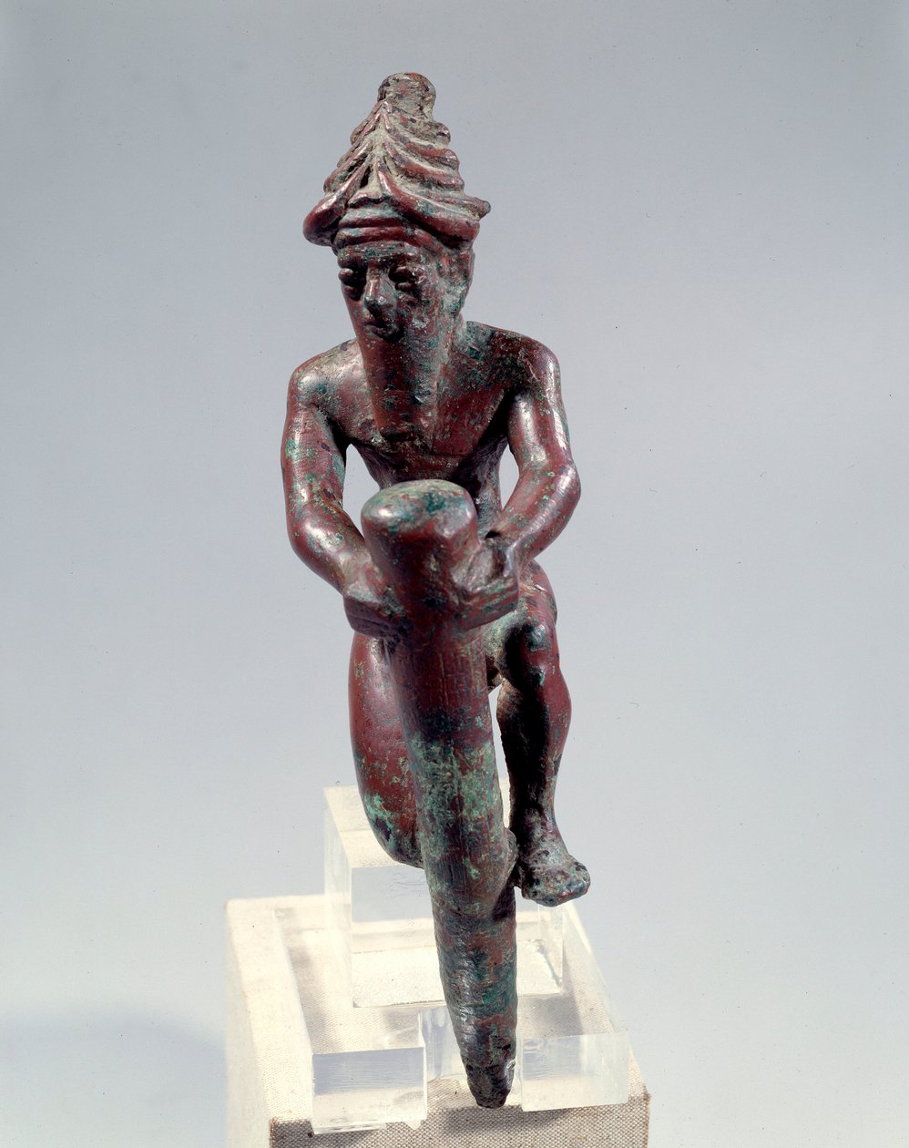 Mesopotamien: Kupferfundamentfigur, die einen Gott darstellt, der einen Nagel einschlägt. Um 2150 v. Chr. Aus Tello. Paris, Louvre Museum von Mesopotamian Mesopotamian