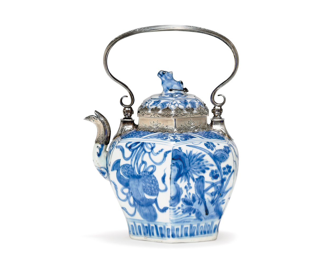 Blau-weiße Teekanne mit Deckel von Ming Dynasty Chinese School