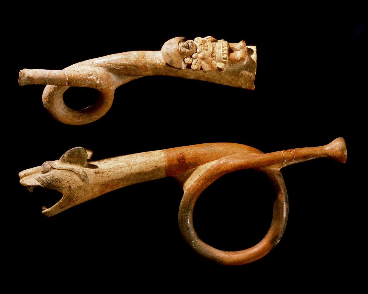 Präkolumbische Kunst, Mochica-Kultur: Terrakotta-Trompeten. 200-500 n. Chr. Göteborg, Ethnographisches Museum von Moche Moche