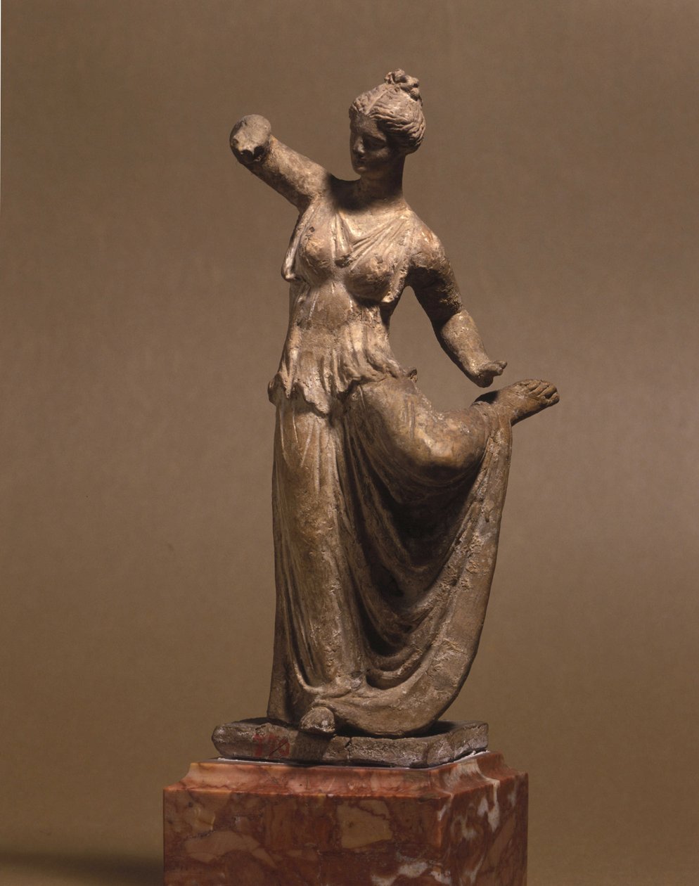 Mykenische Zivilisation: Tanagra-Tänzerin, 3. Jahrhundert v. Chr., Museo della Scala, Mailand von Mycenaean Mycenaean